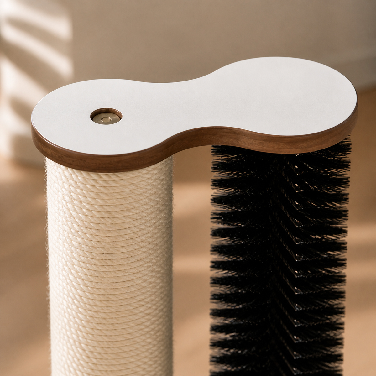 Close view of the Grooming Scratch Station support connection